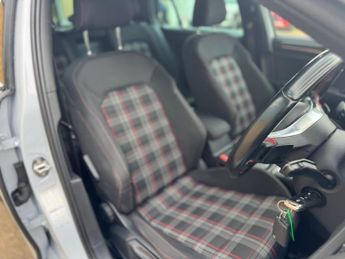 VOLKSWAGEN GOLF 2.0 TSI GTI Hatchback 5 Door White Silver Petrol DSG Euro 6 (s/s