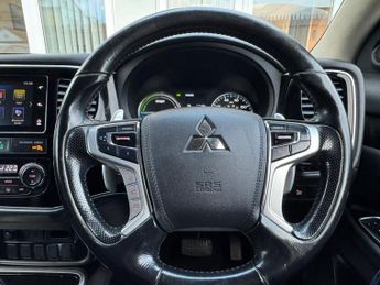 MITSUBISHI OUTLANDER 2.0 12kWh Juro SUV 5dr Petrol Plug-in Hybrid CVT 4WD Euro 6 (s/s