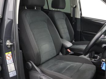VOLKSWAGEN TIGUAN 2.0 TDI SEL SUV 5dr Diesel Manual Euro 6 (s/s) (150 ps)
