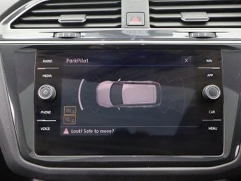 VOLKSWAGEN TIGUAN 2.0 TDI SEL SUV 5dr Diesel Manual Euro 6 (s/s) (150 ps)