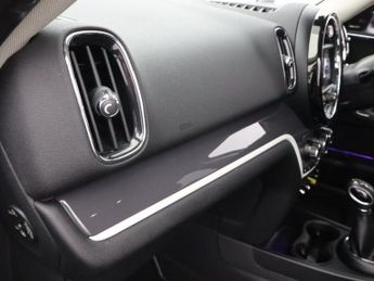 MINI COUNTRYMAN 1.5 7.6kWh Cooper SE SUV 5dr Petrol Plug-in Hybrid Auto ALL4 Eur