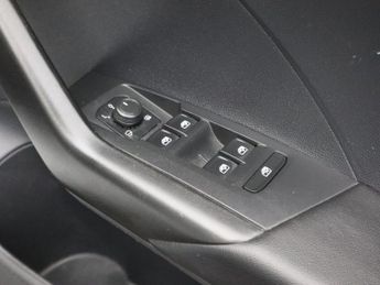 VOLKSWAGEN T-CROSS 1.0 TSI Black Edition SUV 5dr Petrol DSG Euro 6 (s/s) (110 ps)