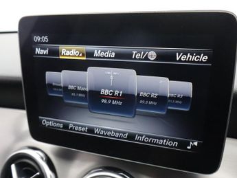 MERCEDES-BENZ GLA CLASS 1.6 GLA200 AMG Line SUV 5dr Petrol 7G-DCT Euro 6 (s/s) (156 ps)