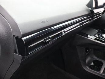 MG MG 4 64kWh SE Long Range Hatchback 5dr Electric Auto (203 ps)