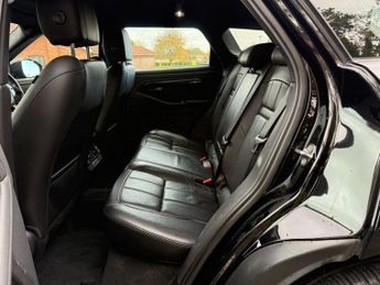 LAND ROVER RANGE ROVER EVOQUE 2.0 D150 R-Dynamic SE SUV 5dr Diesel Auto 4WD Euro 6 (s/s) (150 