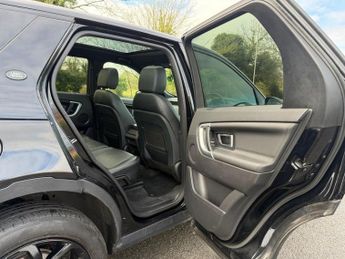 LAND ROVER DISCOVERY SPORT 2.0 TD4 Landmark SUV 5dr Diesel Auto 4WD Euro 6 (s/s) (180 ps)