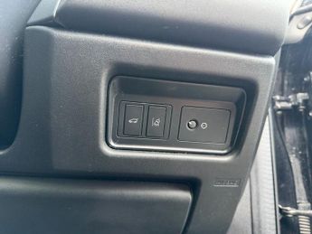 LAND ROVER DISCOVERY SPORT 2.0 TD4 Landmark SUV 5dr Diesel Auto 4WD Euro 6 (s/s) (180 ps)