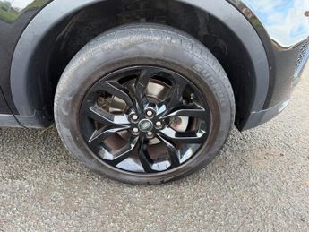 LAND ROVER DISCOVERY SPORT 2.0 TD4 Landmark SUV 5dr Diesel Auto 4WD Euro 6 (s/s) (180 ps)