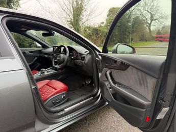 AUDI S4 3.0 TFSI V6 Saloon 4dr Petrol Tiptronic quattro Euro 6 (s/s) (35