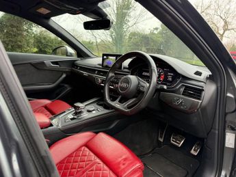 AUDI S4 3.0 TFSI V6 Saloon 4dr Petrol Tiptronic quattro Euro 6 (s/s) (35