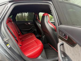 AUDI S4 3.0 TFSI V6 Saloon 4dr Petrol Tiptronic quattro Euro 6 (s/s) (35