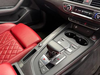 AUDI S4 3.0 TFSI V6 Saloon 4dr Petrol Tiptronic quattro Euro 6 (s/s) (35