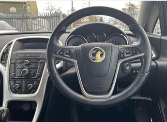 VAUXHALL ASTRA 1.6 16v SRi Hatchback 5dr Petrol Manual Euro 5 (115 ps)