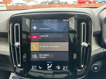 VOLVO XC40 2.0 D3 Inscription SUV 5dr Diesel Auto Euro 6 (s/s) (150 ps)