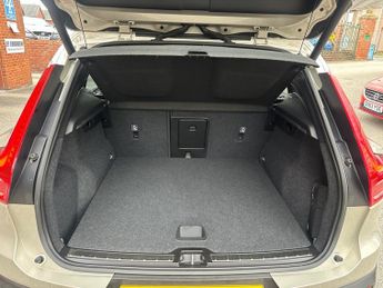 VOLVO XC40 2.0 D3 Inscription SUV 5dr Diesel Auto Euro 6 (s/s) (150 ps)