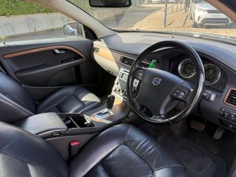 VOLVO V70 2.4 D5 SE Lux RTI Nav Estate 5dr Diesel Geartronic Euro 4 (185 p
