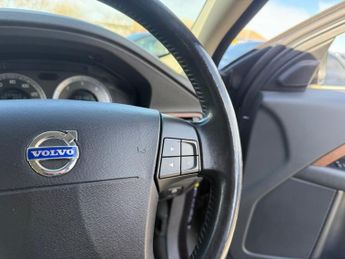 VOLVO V70 2.4 D5 SE Lux RTI Nav Estate 5dr Diesel Geartronic Euro 4 (185 p