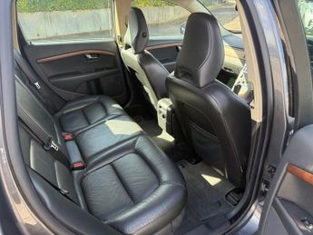 VOLVO V70 2.4 D5 SE Lux RTI Nav Estate 5dr Diesel Geartronic Euro 4 (185 p