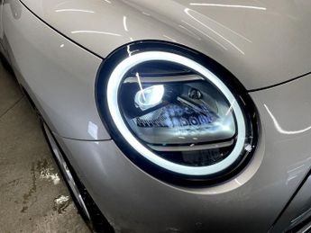MINI ELECTRIC COOPER SE 54.2kWh Classic Hatchback 3dr Electric Auto (218 ps)
