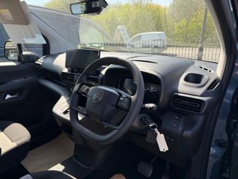 CITROEN E-BERLINGO 52kWh PLUS XL MPV 5dr Electric Auto (7.4kW Charger) (136 ps)