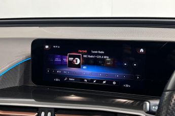 MERCEDES-BENZ EQC EQC 400 80kWh AMG Line (Premium Plus) SUV 5dr Electric Auto 4MAT