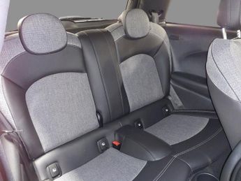 MINI Electric Hatch Cooper SE 32.6kWh Level 2 Hatchback 3dr Electric Auto (184 ps)