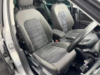 VOLKSWAGEN GOLF 1.6 TDI BlueMotion Tech GT Edition Hatchback 5dr Diesel DSG Euro