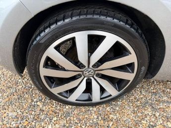 VOLKSWAGEN GOLF 1.6 TDI BlueMotion Tech GT Edition Hatchback 5dr Diesel DSG Euro