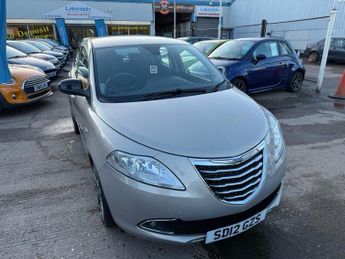 Chrysler Ypsilon 1.2 SE Hatchback 5dr Petrol Manual Euro 5 (s/s) (69 bhp)