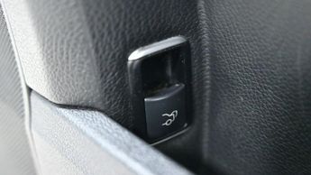 MERCEDES-BENZ E-CLASS 2.1 E220 CDI AMG Sport Saloon 4dr Diesel G-Tronic+ Euro 5 (s/s) 