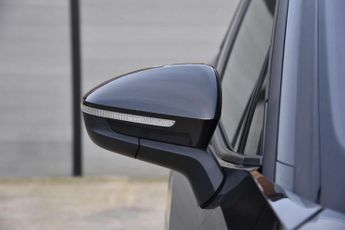 VOLKSWAGEN ID.4 Pure 52kWh Life SUV 5dr Electric Auto (148 ps)