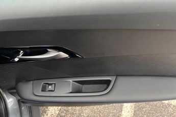 MG MG 4 64kWh SE Long Range Hatchback 5dr Electric Auto (203 ps) Rear Pa