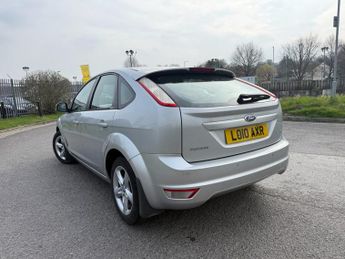 FORD FOCUS 1.6 Zetec Hatchback 5dr Petrol Automatic (184 g/km, 99 bhp)