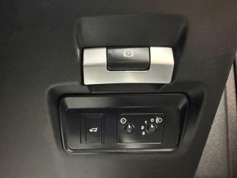 LAND ROVER DISCOVERY SPORT 2.0 D200 MHEV R-Dynamic S Plus SUV 5dr Diesel Auto 4WD Euro 6 (s