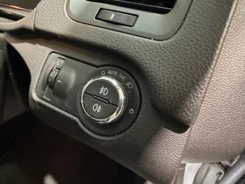 VAUXHALL INSIGNIA 1.6 CDTi Elite Sports Tourer 5dr Diesel Auto Euro 6 (136 ps)