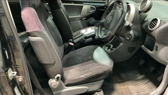 TOYOTA AYGO 1.0 VVT-i Black Hatchback 3dr Petrol Manual Euro 4 (AC) (67 bhp)