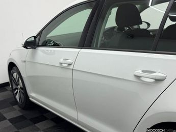 VOLKSWAGEN E-GOLF 35.8kWh e-Golf Hatchback 5dr Electric Auto (136 ps)