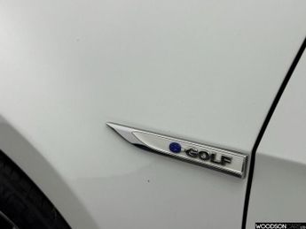 VOLKSWAGEN E-GOLF 35.8kWh e-Golf Hatchback 5dr Electric Auto (136 ps)