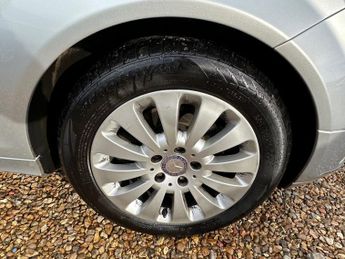 MERCEDES-BENZ C-CLASS 2.1 C220 CDI Elegance Saloon 4dr Diesel Auto Euro 4 (170 ps)