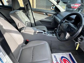 MERCEDES-BENZ C-CLASS 2.1 C220 CDI Elegance Saloon 4dr Diesel Auto Euro 4 (170 ps)