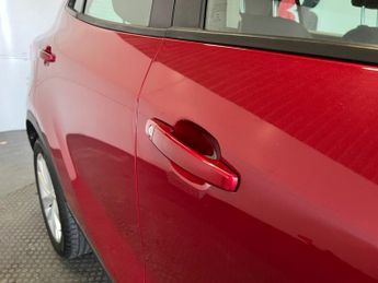 VAUXHALL MOKKA X 1.4i Turbo Design Nav SUV 5dr Petrol Auto Euro 6 (140 ps)