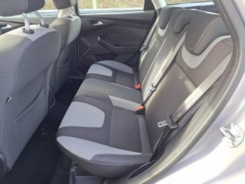 FORD FOCUS 1.6 Zetec Estate 5dr Petrol Powershift Euro 5 (125 ps)