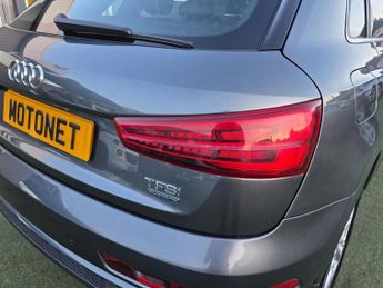 AUDI Q3 2.0 TFSI S line Edition SUV 5dr Petrol S Tronic quattro Euro 6 (