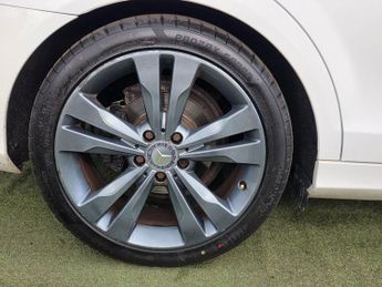 MERCEDES-BENZ C-CLASS 1.6 C180 BlueEfficiency Executive SE Saloon 4dr Petrol G-Tronic+