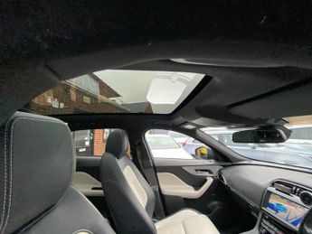 JAGUAR F-PACE 2.0 D180 R-Sport SUV 5dr Diesel Auto AWD Euro 6 (s/s) (180 ps)