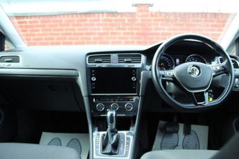 VOLKSWAGEN E-GOLF 35.8kWh e-Golf Hatchback 5dr Electric Auto (136 ps)