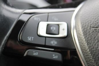 VOLKSWAGEN E-GOLF 35.8kWh e-Golf Hatchback 5dr Electric Auto (136 ps)