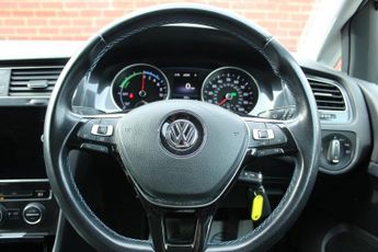 VOLKSWAGEN E-GOLF 35.8kWh e-Golf Hatchback 5dr Electric Auto (136 ps)