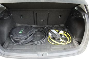 VOLKSWAGEN E-GOLF 35.8kWh e-Golf Hatchback 5dr Electric Auto (136 ps)