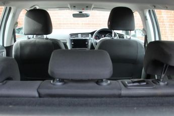 VOLKSWAGEN E-GOLF 35.8kWh e-Golf Hatchback 5dr Electric Auto (136 ps)